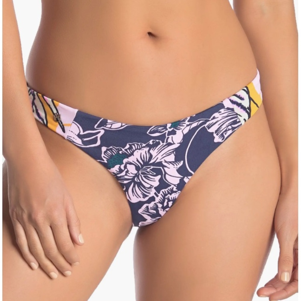 NWT ✨MAAJI - Reversible Cheeky Bikini Bottom